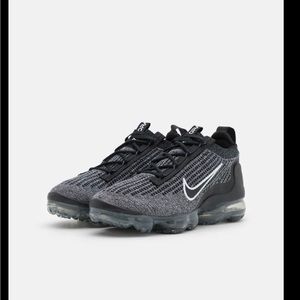 I am selling these vapor maxes